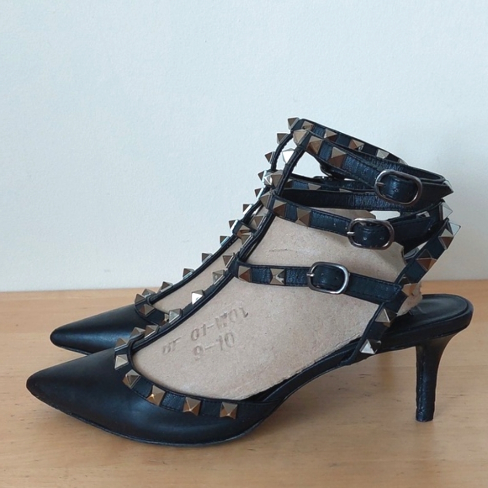 Valentino Garavani Rockstud Pointed Toe Black Leather Pumps